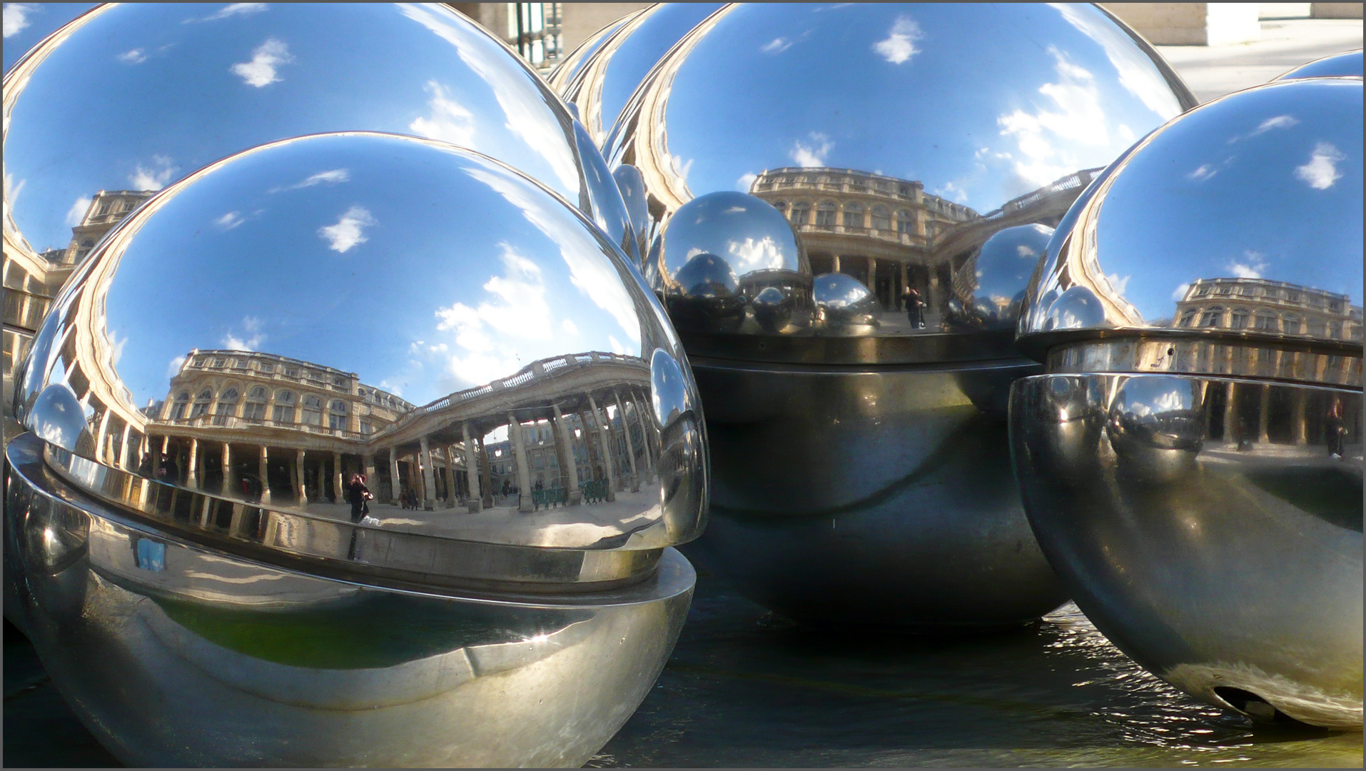 61/JARDIN PALAIS ROYALE/jardin-du-palais-royal-1ac20ec6-0816-4257-8a5d-e665d0095a4f.jpg